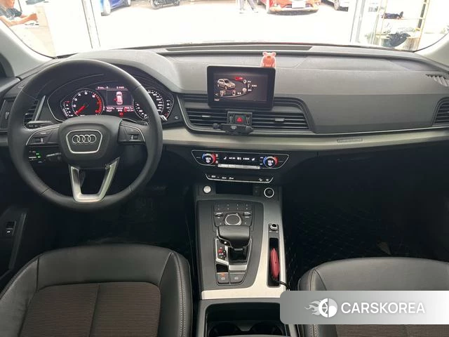 Audi Q5L 2021 Серебристо-серый из Китая, фото 3