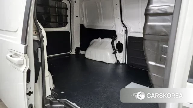 Hyundai Staria 2023 Белый из Кореи, фото 3