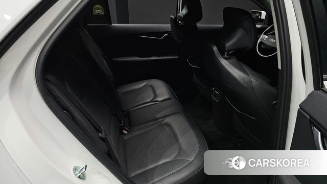 Kia Di Ol Nu Niro 2022 Белый из Кореи, фото 3