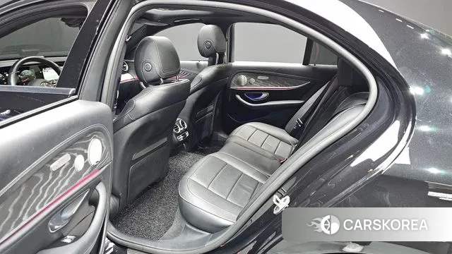 Mercedes-Benz E-Class W213 2022 Черный из Кореи, фото 3