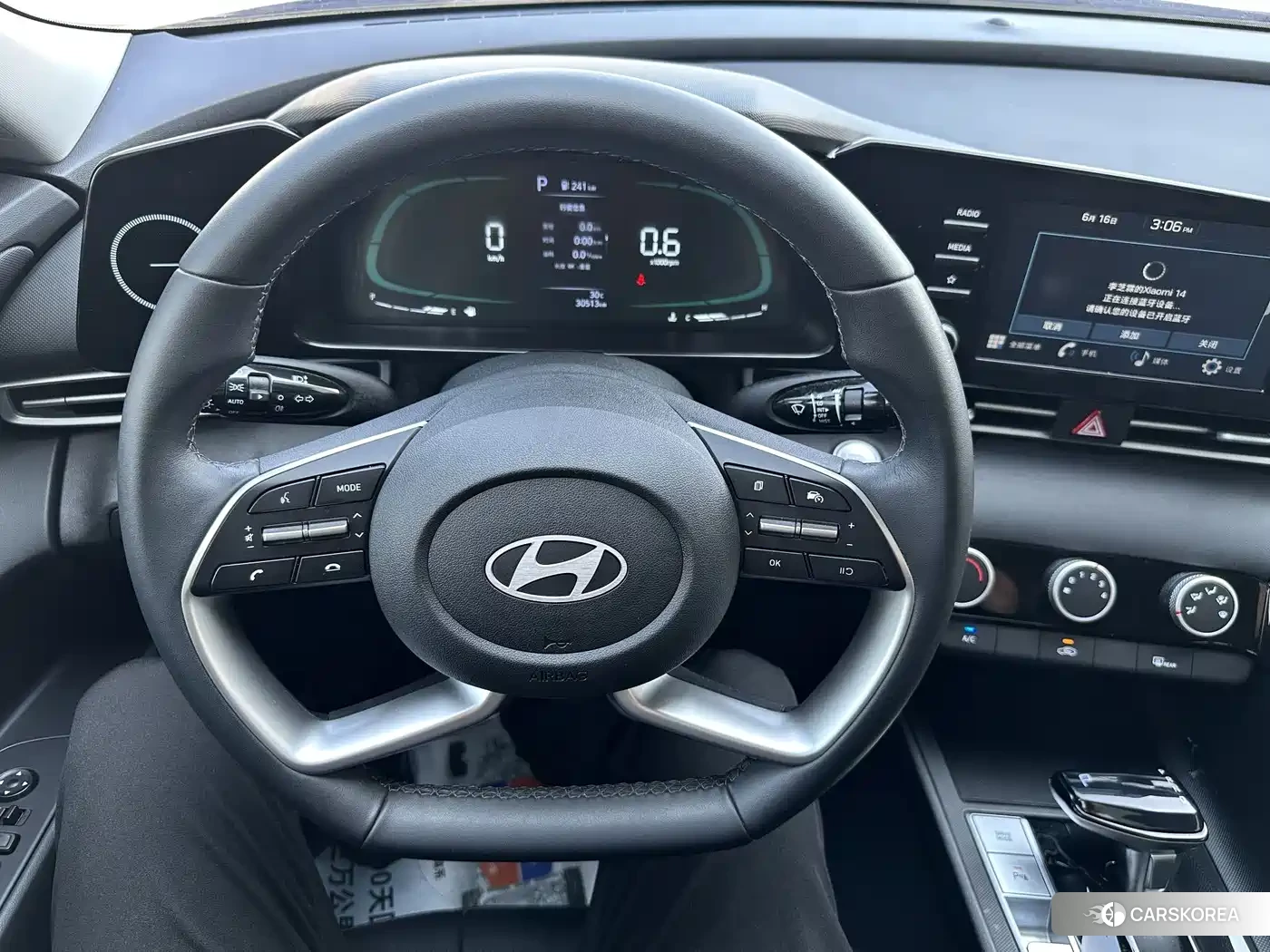 Hyundai Elantra 2023 Silver/gray из Китая, фото 3