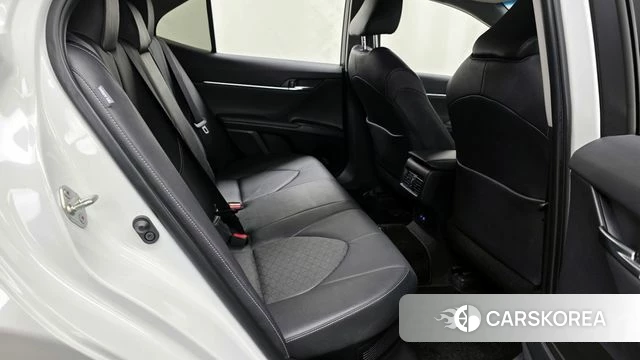 Toyota Camry (XV70) 2023 Белый из Кореи, фото 3