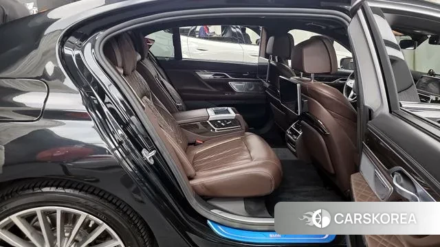 BMW 7 Series (G11) 2021 Черный из Кореи, фото 3