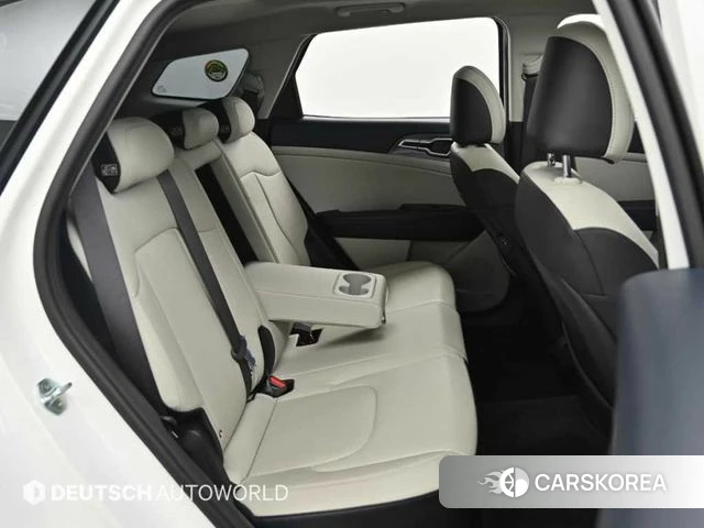 Kia Sportage 5th Generation Hybrid 2022 Белый из Кореи, фото 3
