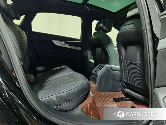 Audi A4L 2021 Черный из Китая, фото 3