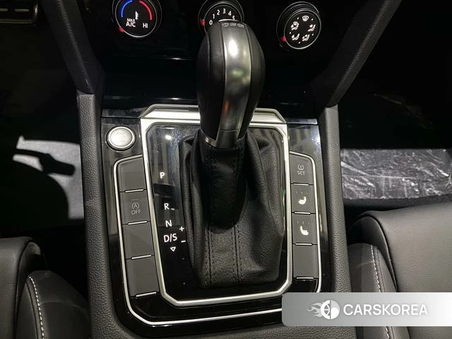 Volkswagen Magotan 2023 Черный из Китая, фото 3