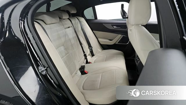 Jaguar XE 2020 Черный из Кореи, фото 3