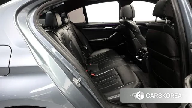 BMW 5 Series (G30) 2018 Серый из Кореи, фото 3