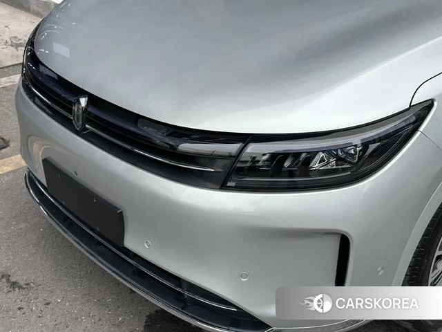 AITO Ask the world M7 2026 Серебристо-серый из Китая, фото 3