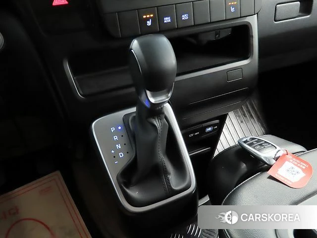 Hyundai Staria 2023 Серебряный из Кореи, фото 3