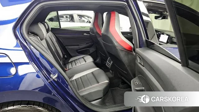 Volkswagen Golf 8th Generation 2024 Синий из Кореи, фото 3