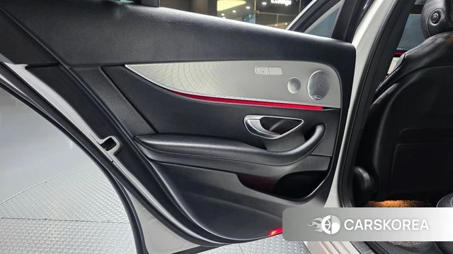 Mercedes-Benz E-Class W213 2019 Белый из Кореи, фото 3