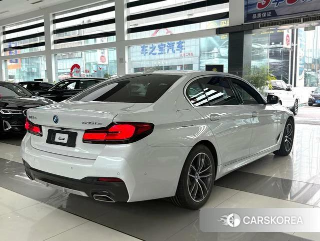 BMW 5 series PHEV 2022 Белый из Китая, фото 3