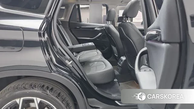 BMW X1 (F48) 2022 Черный из Кореи, фото 3