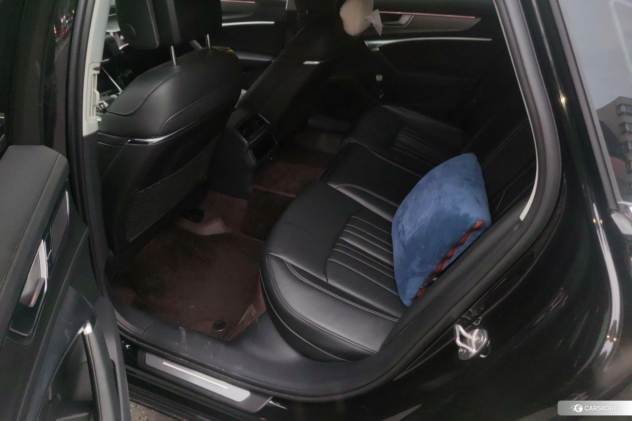 Audi A6L 2023 Черный из Китая, фото 3