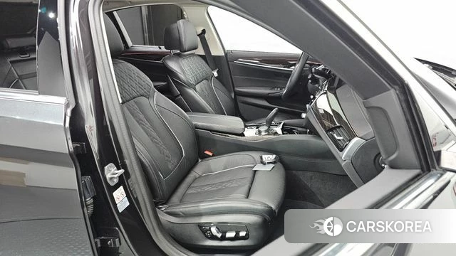 BMW 5 Series (G30) 2022 Серый из Кореи, фото 3