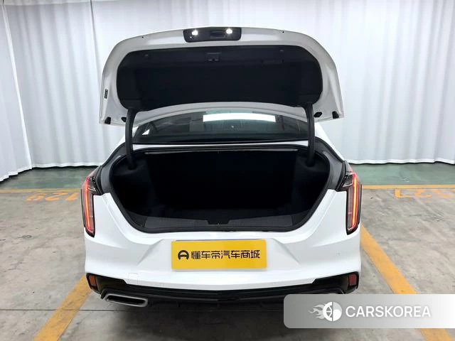 Cadillac CT4 2023 Белый из Китая, фото 3