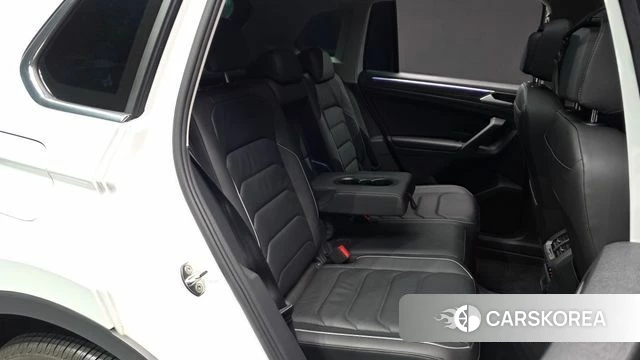 Volkswagen Tiguan second Generation 2022 Белый из Кореи, фото 3