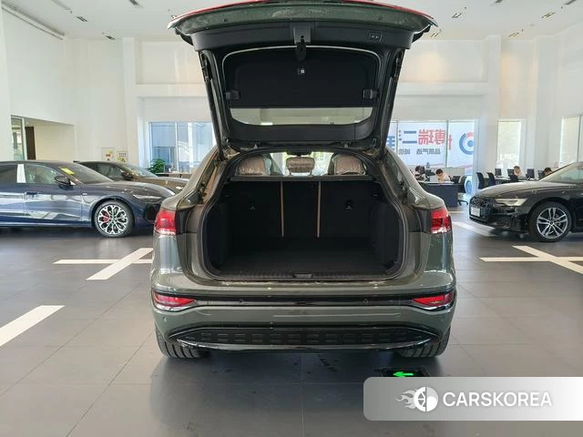 Audi Q6L Sportback e-tron 2026 Зеленый из Китая, фото 3