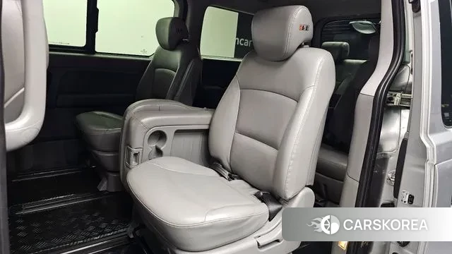 Hyundai The New Grand Starex 2018 Серебряный из Кореи, фото 3