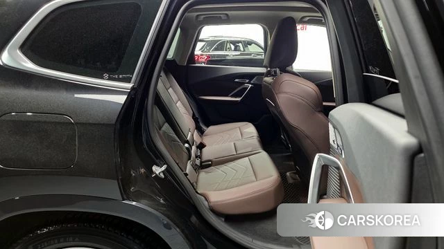 BMW iX1 (U11) 2024 Черный из Кореи, фото 3