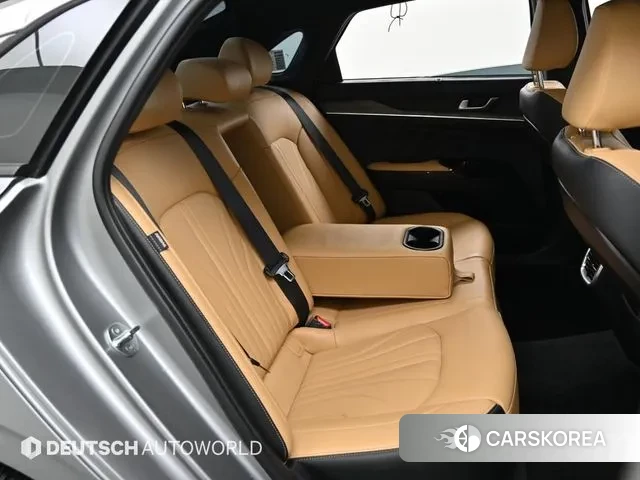 Kia K5 3rd generation 2021 Серебристо-серый из Кореи, фото 3