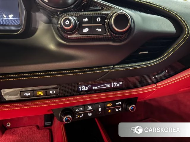 Ferrari F8 Tributo 2021 Желтый из Кореи, фото 3