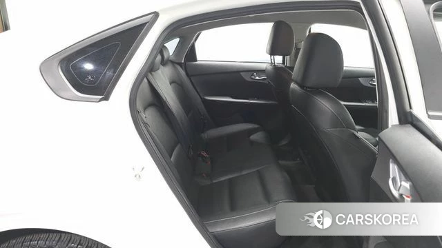 Kia The New K3 2nd generation 2021 Белый из Кореи, фото 3