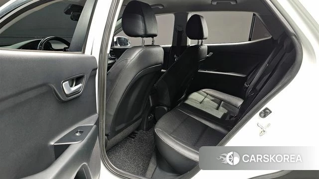 Kia Stonic 2018 Белый из Кореи, фото 3