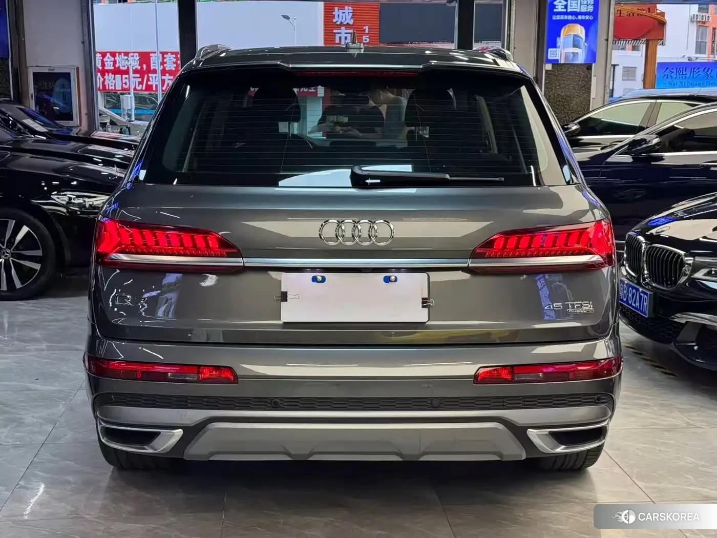Audi Q7 2021 Silver/gray из Китая, фото 3