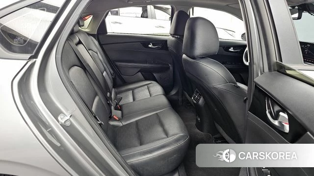 Kia The New K3 2nd generation 2024 Серебристо-серый из Кореи, фото 3