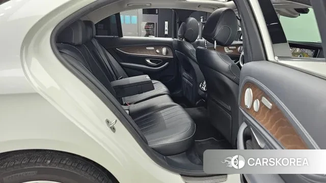 Mercedes-Benz E-Class W213 2020 Белый из Кореи, фото 3