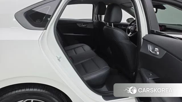 Kia The New K3 2nd generation 2021 Белый из Кореи, фото 3