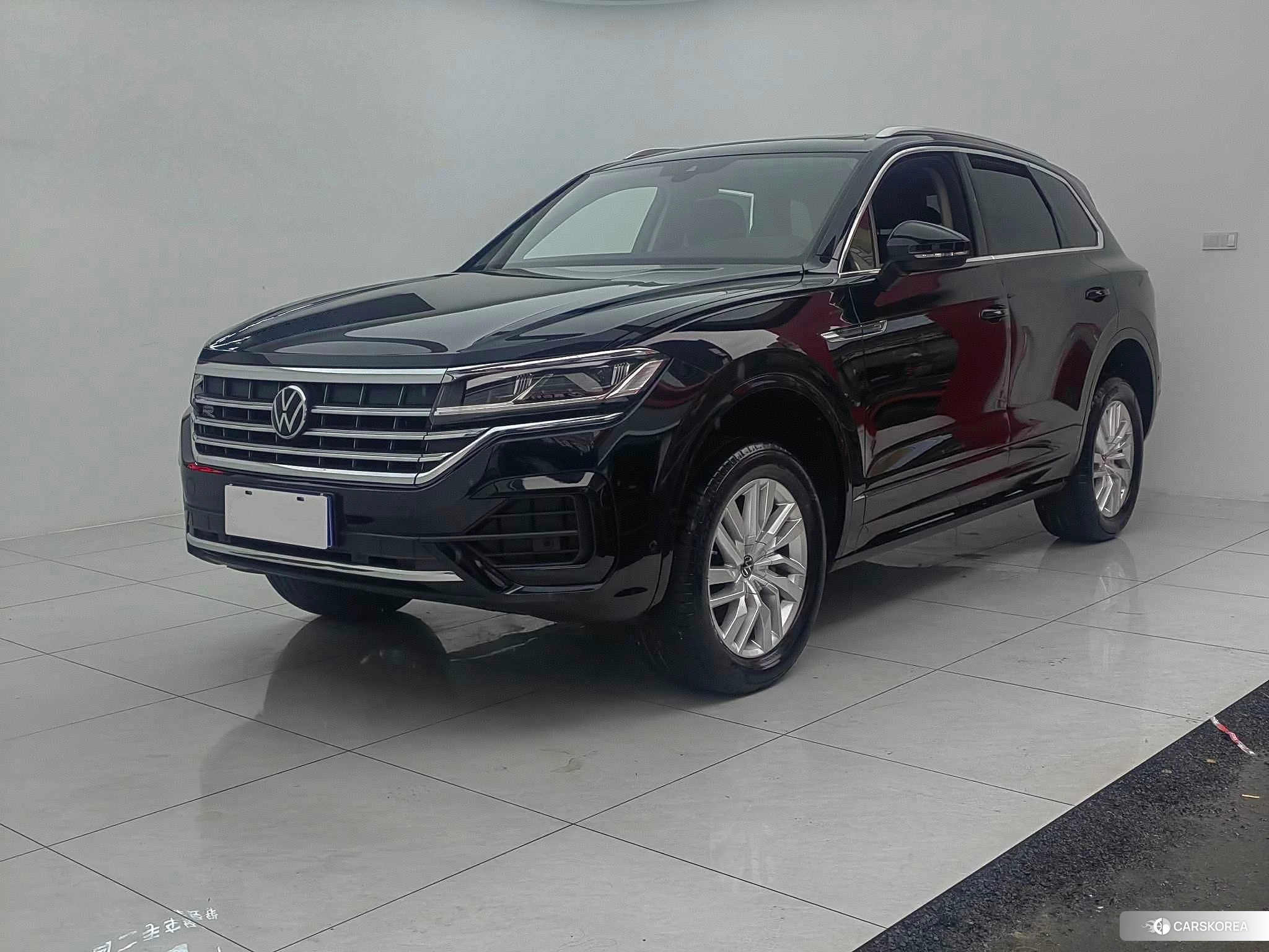 Volkswagen Touareg 2021 Черный из Китая, фото 3