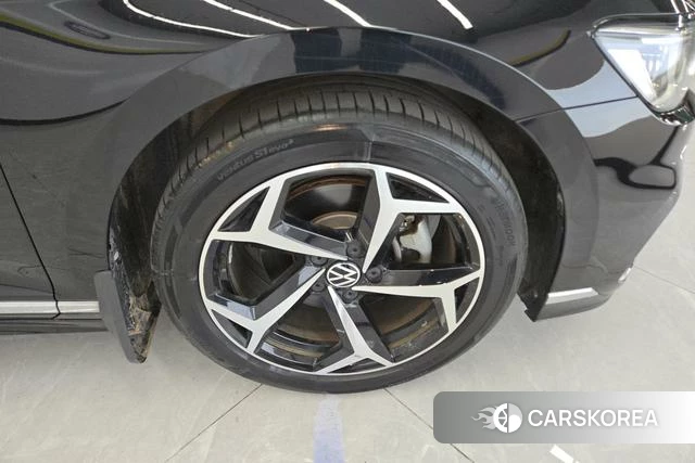 Volkswagen Magotan 2023 Черный из Китая, фото 3