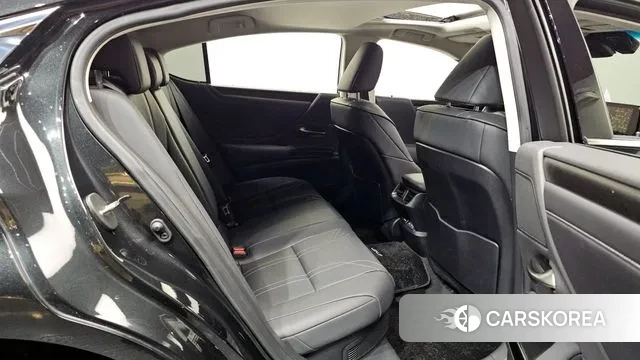 Lexus ES300h 7th generation 2023 Серый из Кореи, фото 3