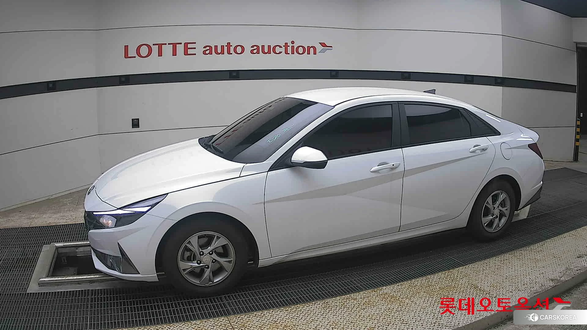 Hyundai Avante 2021 Polar White из Кореи, фото 3