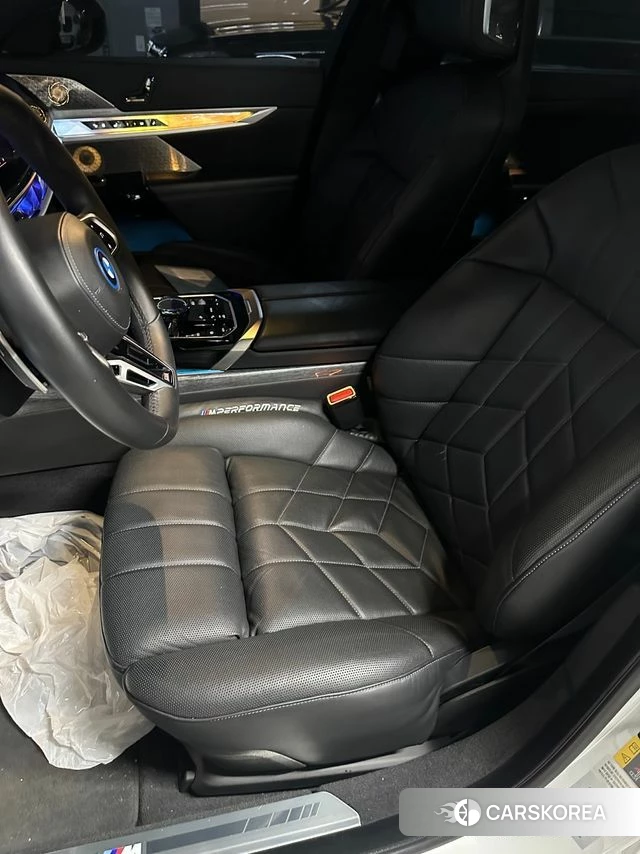 BMW i7 (G70) 2023 Белый из Кореи, фото 3