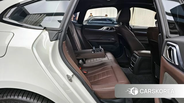 BMW i4 2023 Белый из Кореи, фото 3