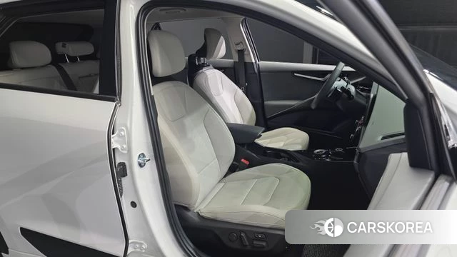 Kia Di Ol Nu Niro 2025 Белый из Кореи, фото 3