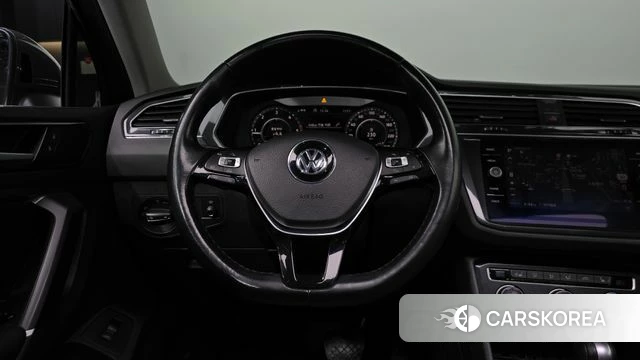 Volkswagen Tiguan second Generation 2018 Серый из Кореи, фото 3
