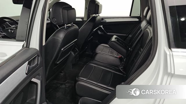 Volkswagen Tiguan second Generation 2018 Белый из Кореи, фото 3