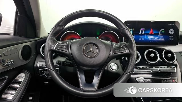 Mercedes-Benz C-Class W205 2018 Белый из Кореи, фото 3