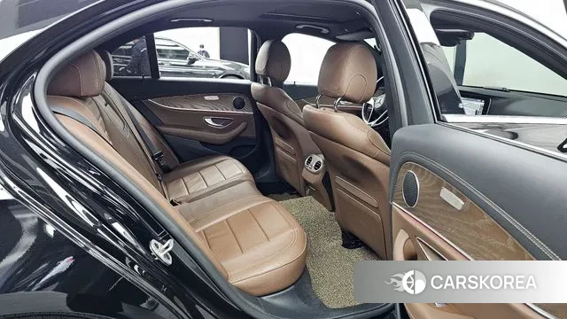 Mercedes-Benz E-Class W213 2021 Черный из Кореи, фото 3