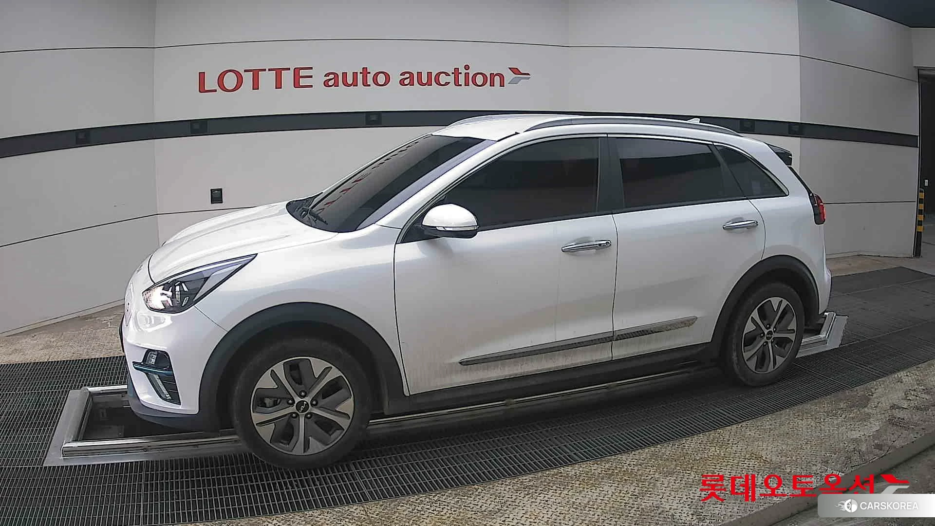 Kia Niro EV 2022 Snow White Pearl (optional) из Кореи, фото 3