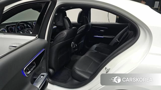 Mercedes-Benz C-Class W206 2023 Белый из Кореи, фото 3
