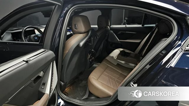 BMW i5 (G60) 2025 Черный из Кореи, фото 3