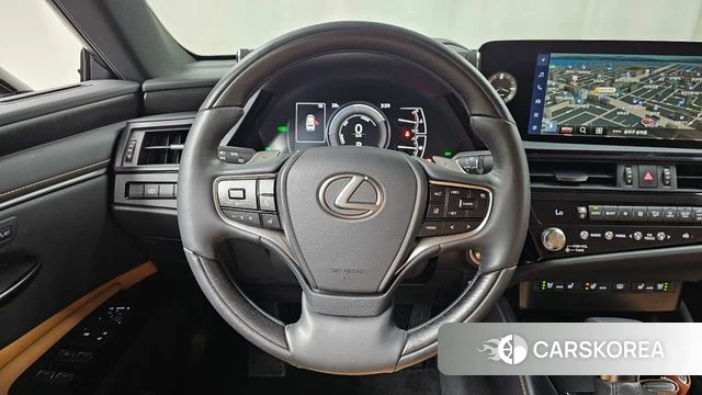 Lexus ES300h 7th generation 2023 Серебристо-серый из Кореи, фото 3