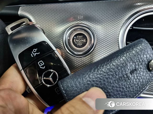 Mercedes-Benz E-Class W213 2018 Синий из Кореи, фото 3