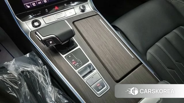 Audi A6 (C8) 2025 Белый из Кореи, фото 3